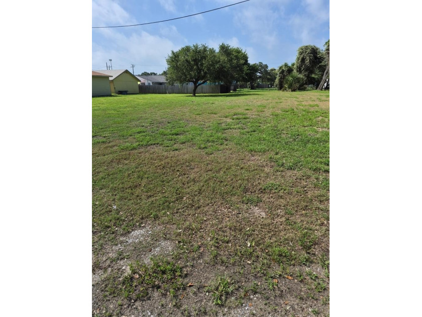 Two nice lots, side by side, each is 50126 creating building - photo 2