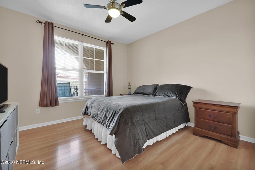Discover urban living at its finest in this top-floor - photo 8