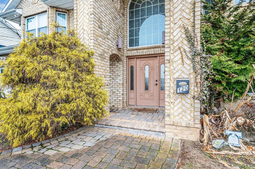 Stately brick-front Colonial offering 5 bedrooms and 3 baths - photo 4