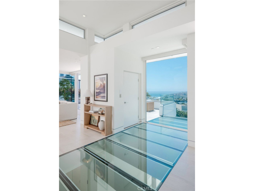 Perched high in the exclusive Temple Hills enclave of Laguna - photo 7