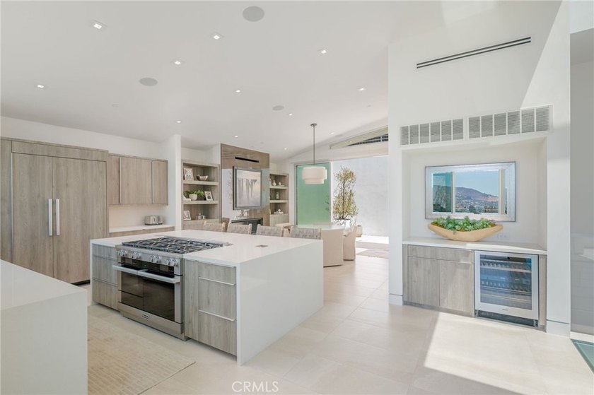 Perched high in the exclusive Temple Hills enclave of Laguna - photo 10