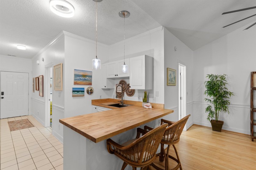 CHECK OUT THIS AMAZING UNIT on ARROWHEAD GOLF COURSE IN - photo 12