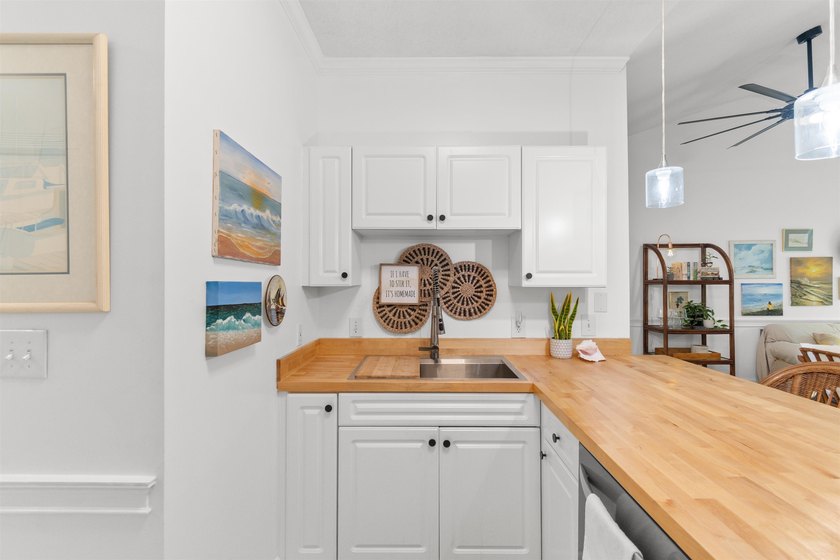 CHECK OUT THIS AMAZING UNIT on ARROWHEAD GOLF COURSE IN - photo 13
