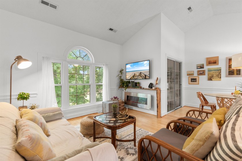 CHECK OUT THIS AMAZING UNIT on ARROWHEAD GOLF COURSE IN - photo 17