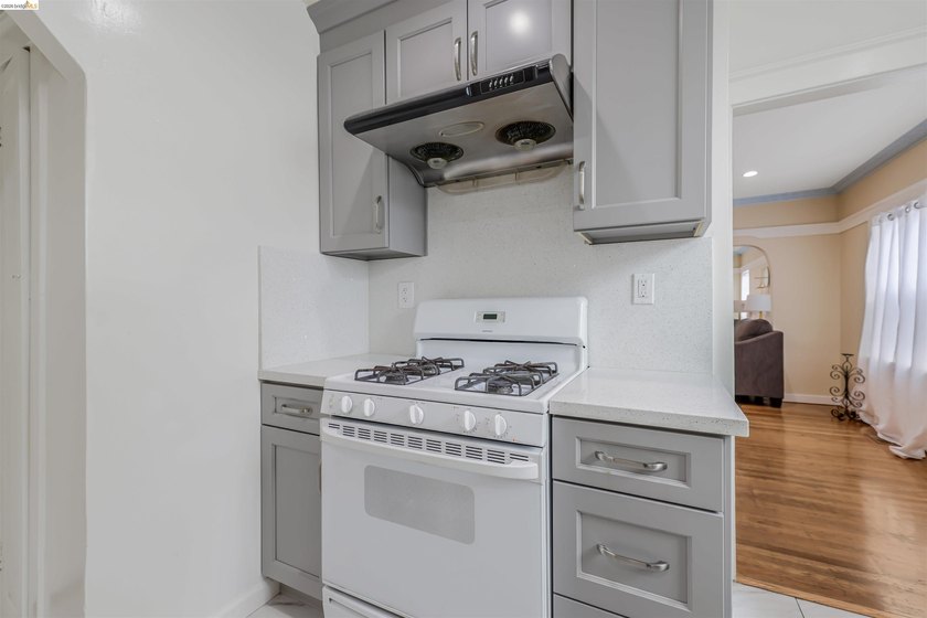 Welcome to 6007 San Pablo Avenue; a well-located 3-bedroom - photo 18