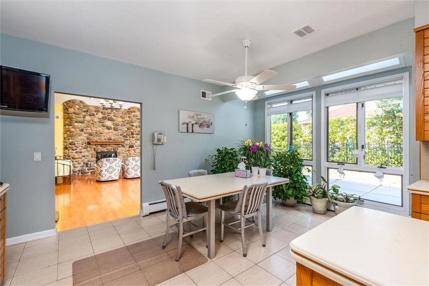 Richmondtown Luxury All-Brick Colonial Located in the - photo 20