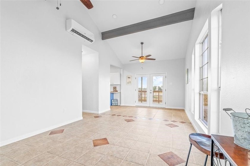 Coastal charm with flexible living space in the desirable - photo 10