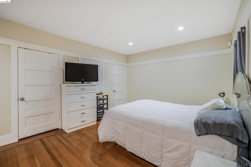Welcome to 6007 San Pablo Avenue; a well-located 3-bedroom - photo 33