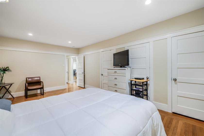 Welcome to 6007 San Pablo Avenue; a well-located 3-bedroom - photo 35