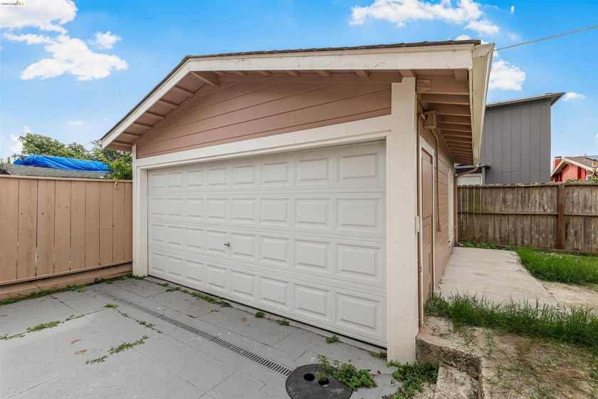 Welcome to 6007 San Pablo Avenue; a well-located 3-bedroom - photo 44