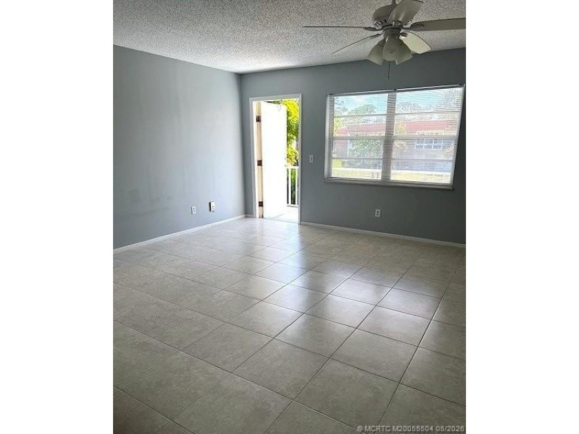 Beautifully tiled 2nd floor 2-bedroom 2-bath unfurnished condo - photo 7