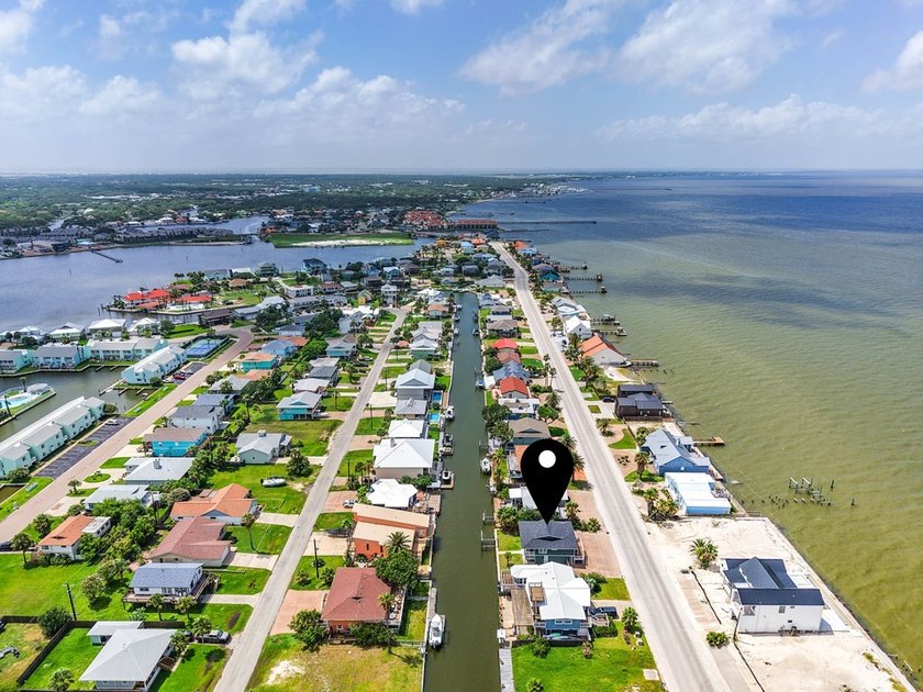 Welcome to waterfront living in the exclusive Key Allegro - photo 8