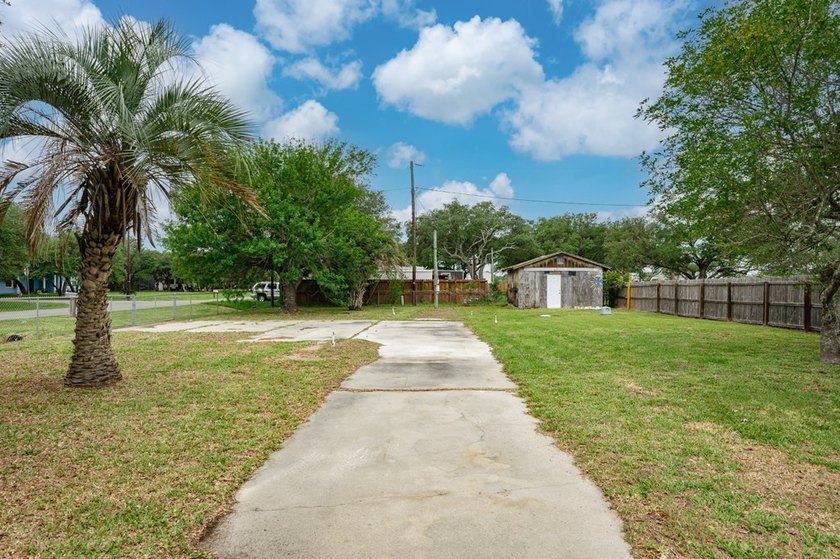 Located in the peaceful and well-established West Terrace - photo 3