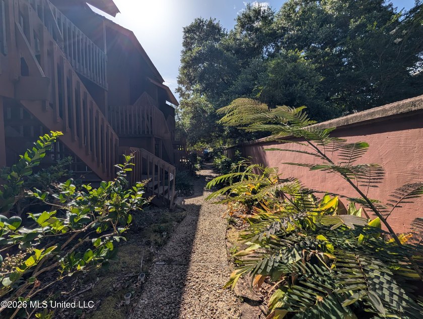 Great Getaway or Perfect for Maintenance-Free Living! Welcome to - photo 6