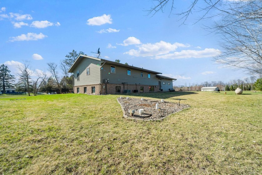 PRE-INSPECTED home- Enjoy the best of country living just 7 - photo 13