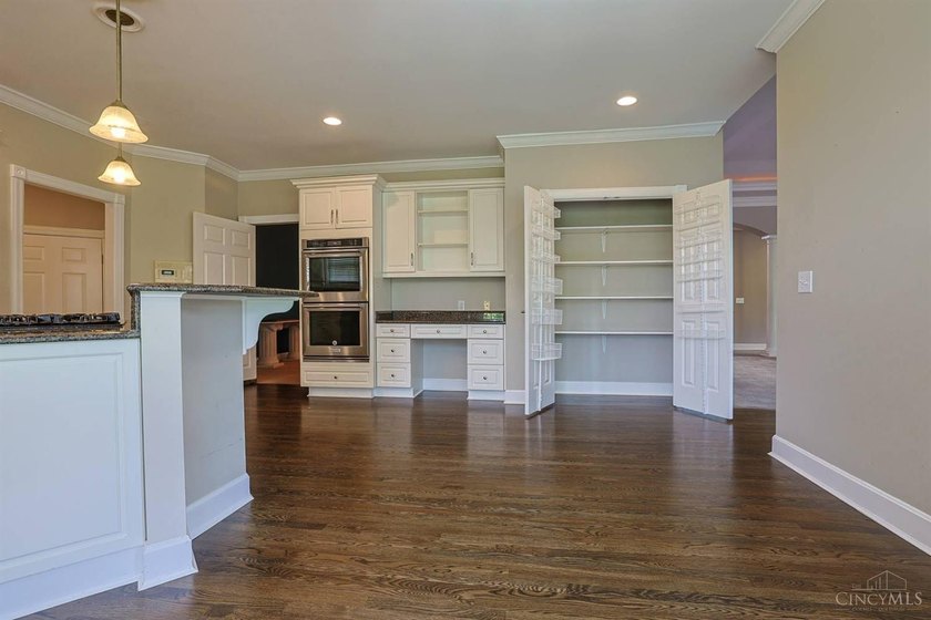 Custom built brick &amp; stone ranch on cul-de-sac in one of Mason's - photo 20