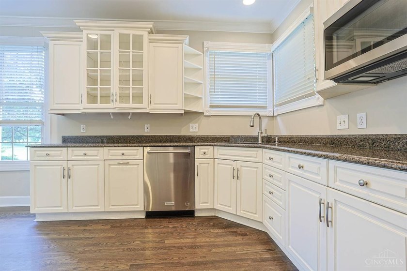 Custom built brick &amp; stone ranch on cul-de-sac in one of Mason's - photo 21