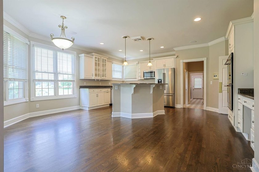 Custom built brick &amp; stone ranch on cul-de-sac in one of Mason's - photo 22