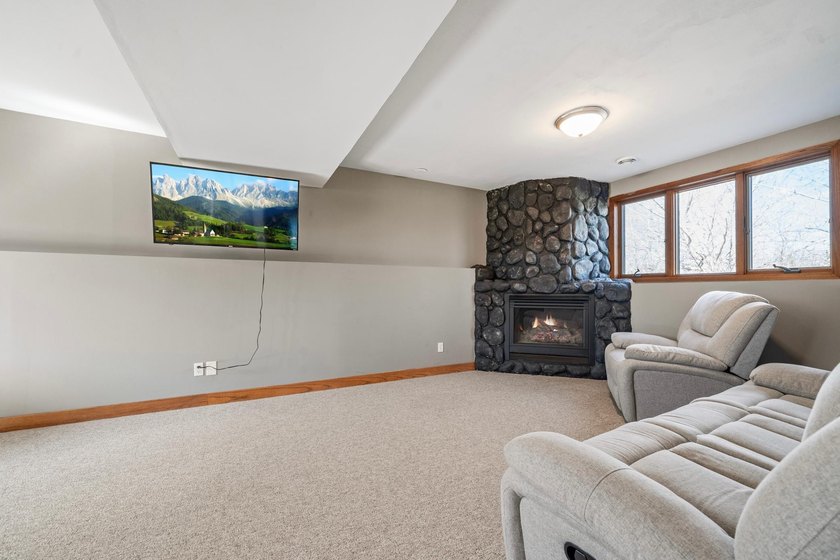PRE-INSPECTED home- Enjoy the best of country living just 7 - photo 35