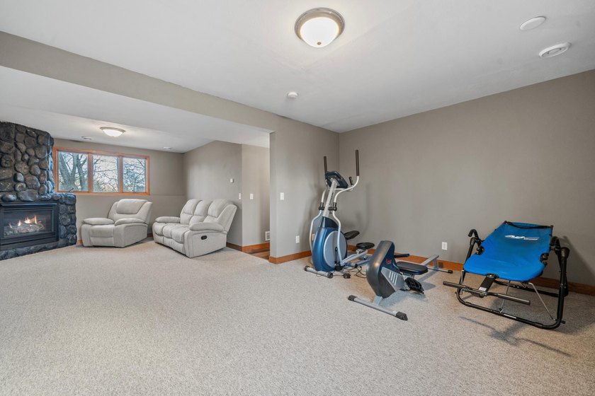 PRE-INSPECTED home- Enjoy the best of country living just 7 - photo 37