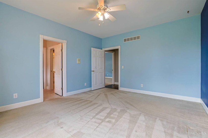Custom built brick &amp; stone ranch on cul-de-sac in one of Mason's - photo 38