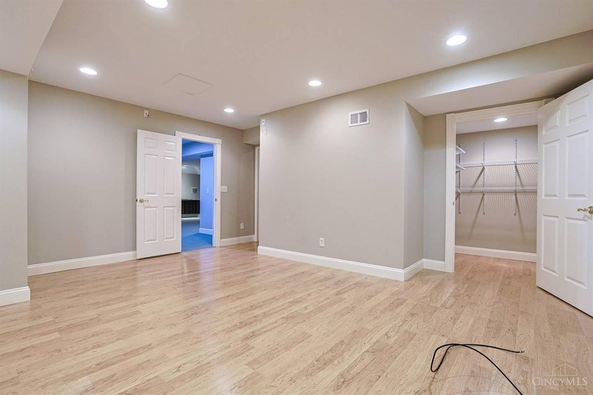 Custom built brick &amp; stone ranch on cul-de-sac in one of Mason's - photo 44