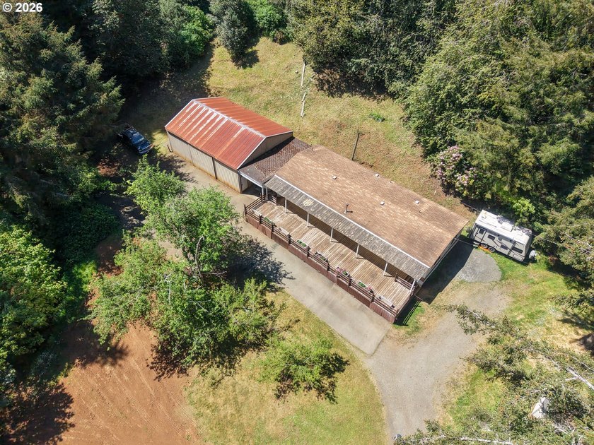 Welcome to Greene Acres. This 3-bedroom, 2-bath home sits on - photo 4