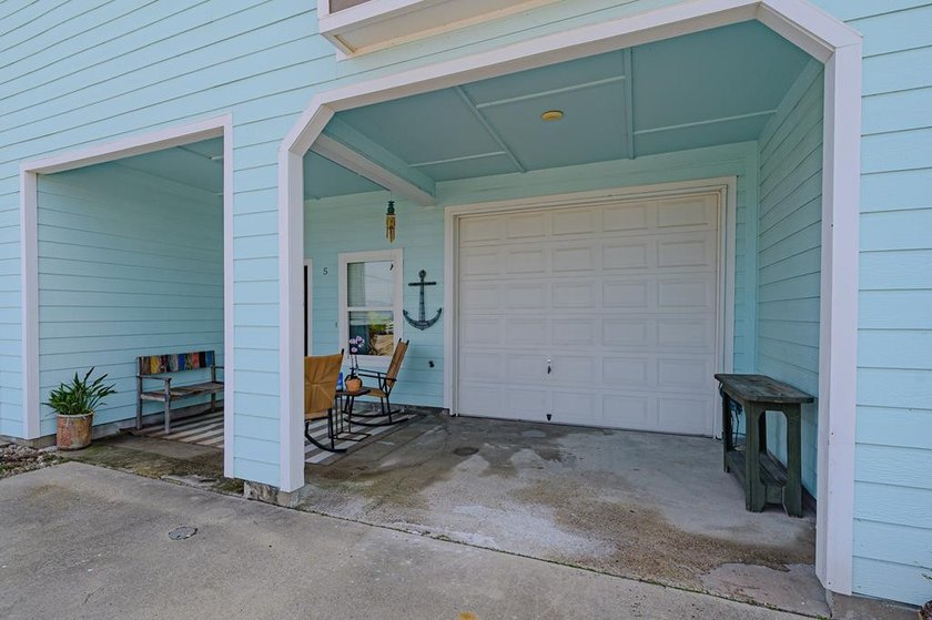 Enjoy the best of waterfront living at Gables of Copano Vista! - photo 2