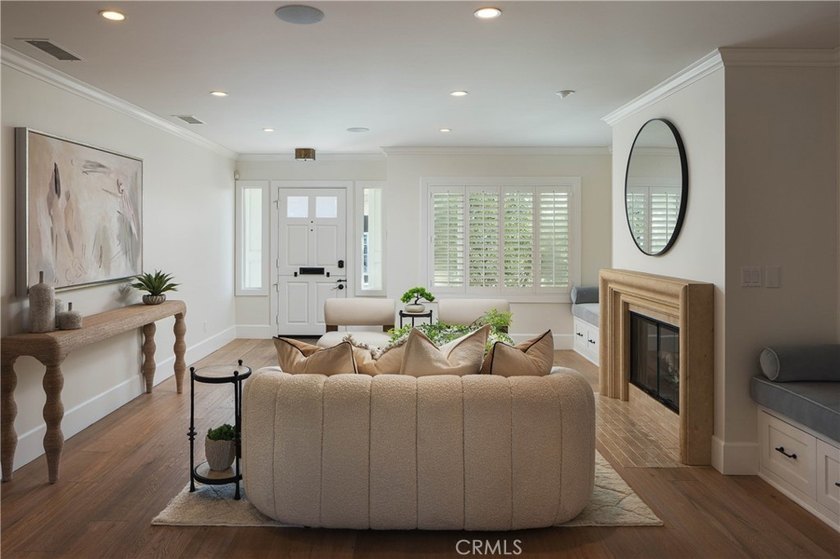 Welcome home to this charming Corona Highlands beach house - photo 7