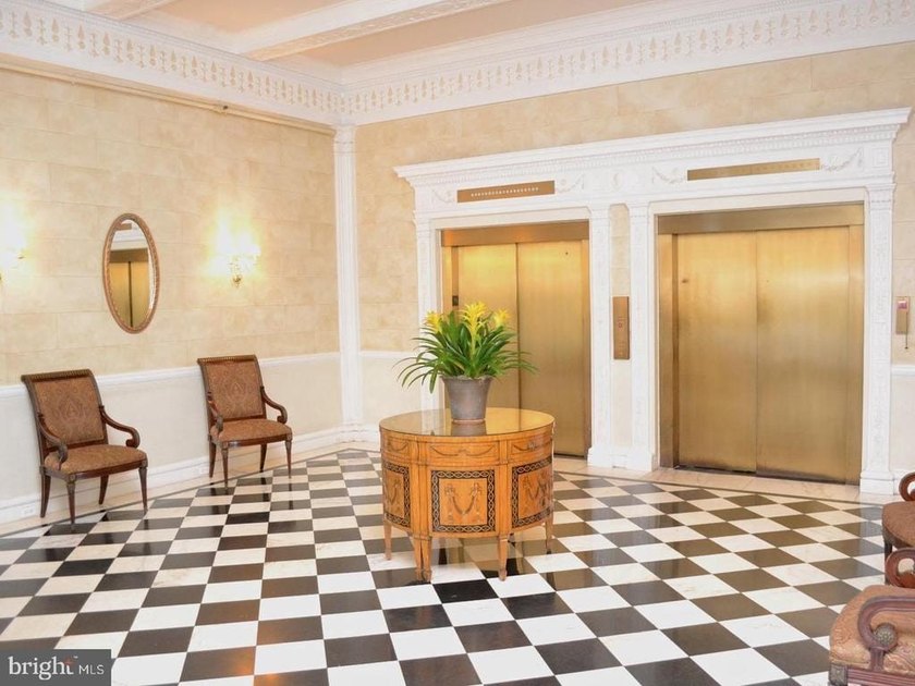 Fabulous Flat in the Heart of Rittenhouse Square - Sun-drenched - photo 11