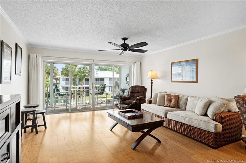 Florida living at its best! Beautifully maintained 2 bedroom, 2 - photo 6