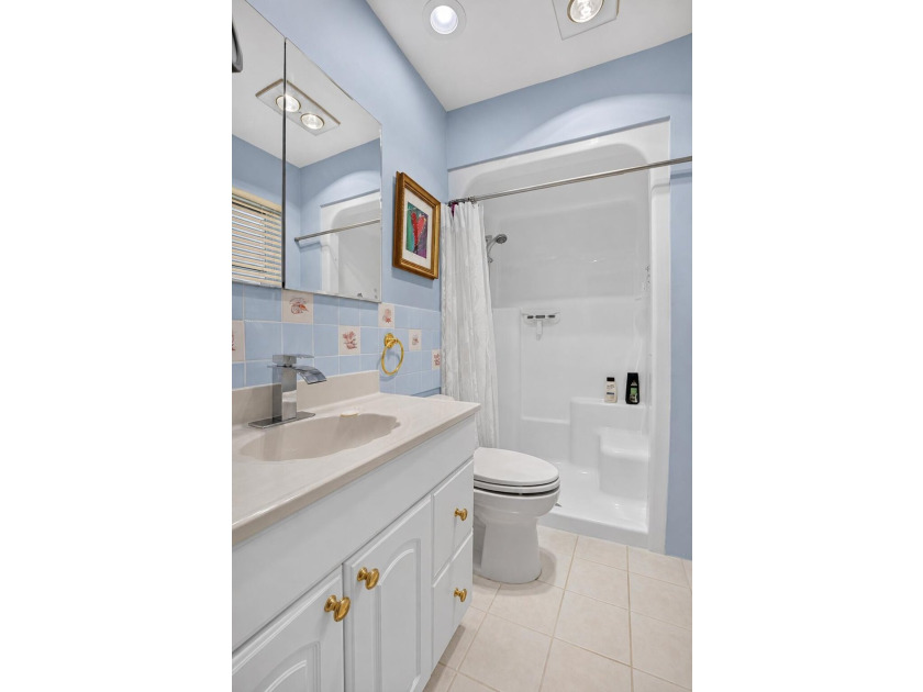 Great opportunity to own a pool home in the highly desirable - photo 4