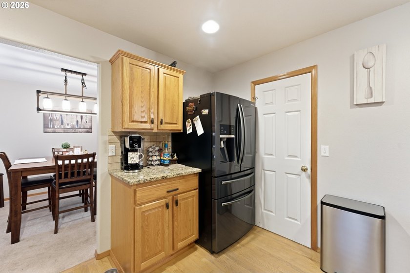 Welcome to this beautifully maintained, two-story traditional - photo 13