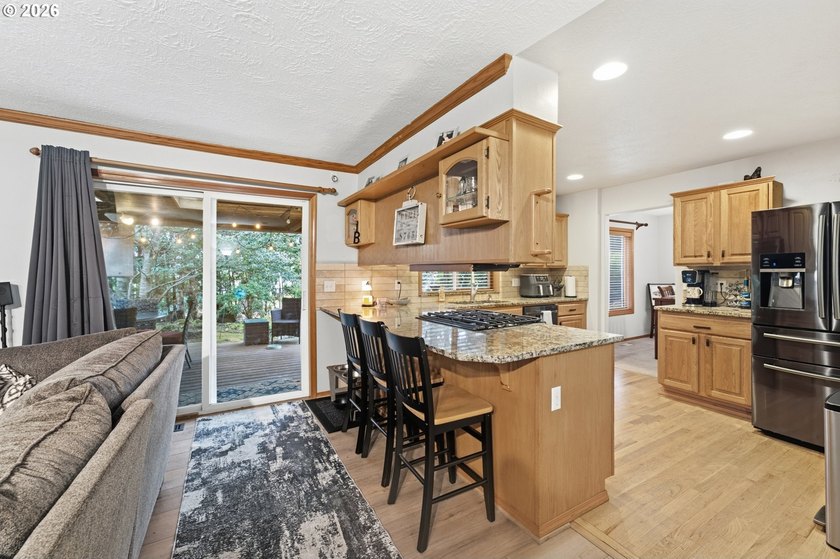 Welcome to this beautifully maintained, two-story traditional - photo 14