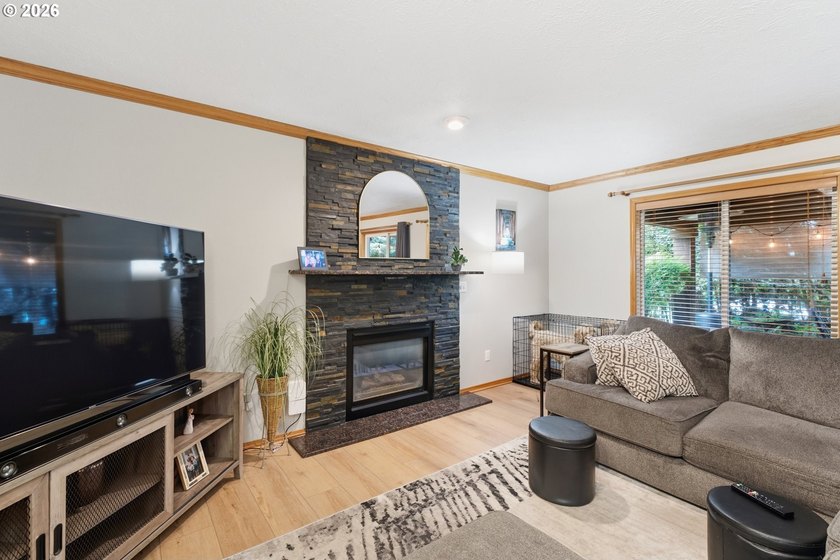 Welcome to this beautifully maintained, two-story traditional - photo 16