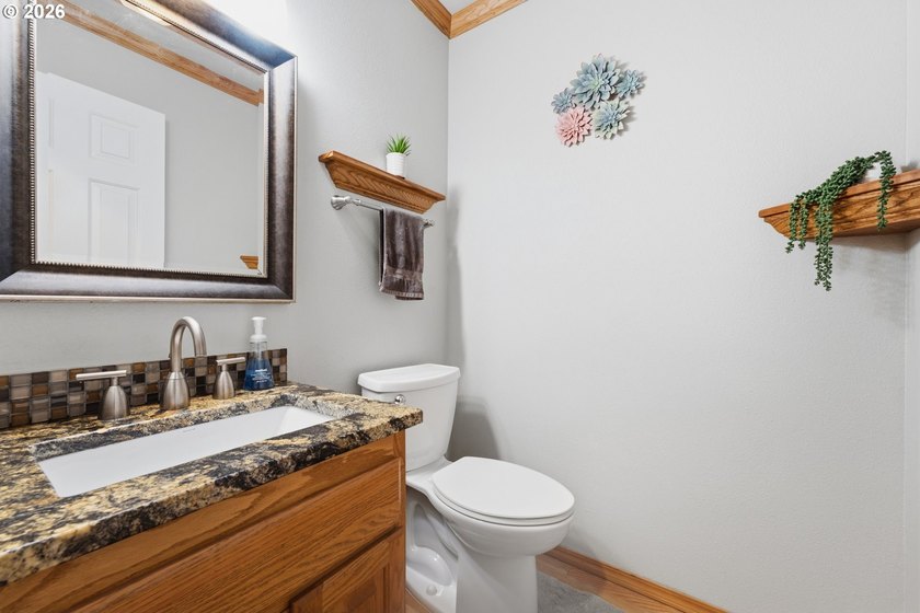 Welcome to this beautifully maintained, two-story traditional - photo 18