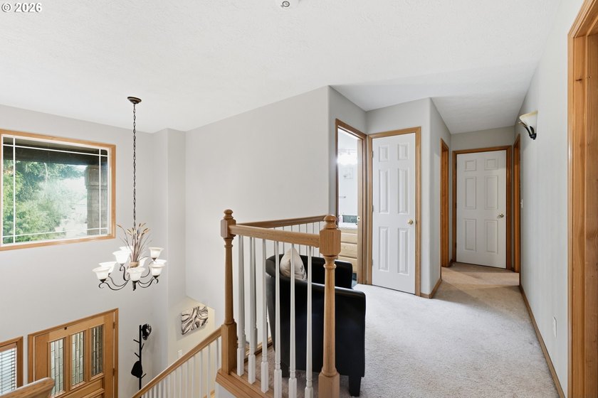 Welcome to this beautifully maintained, two-story traditional - photo 19