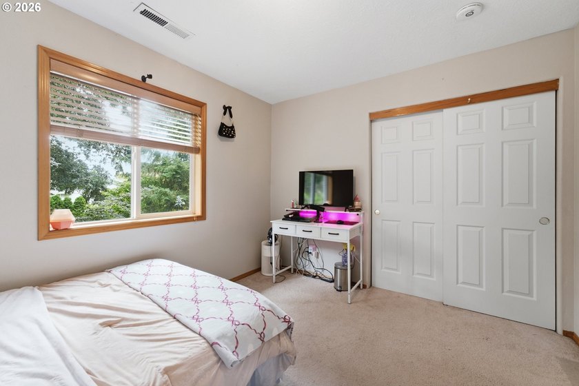 Welcome to this beautifully maintained, two-story traditional - photo 24