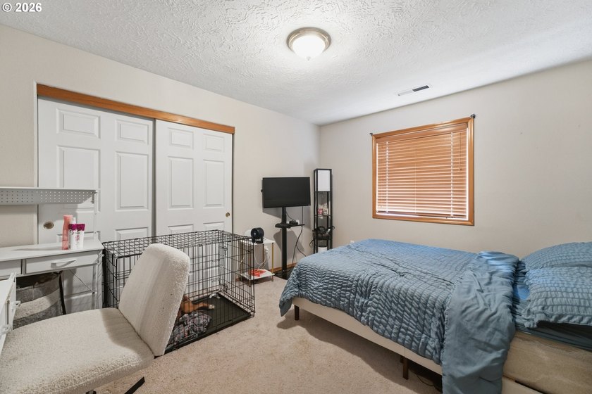 Welcome to this beautifully maintained, two-story traditional - photo 27