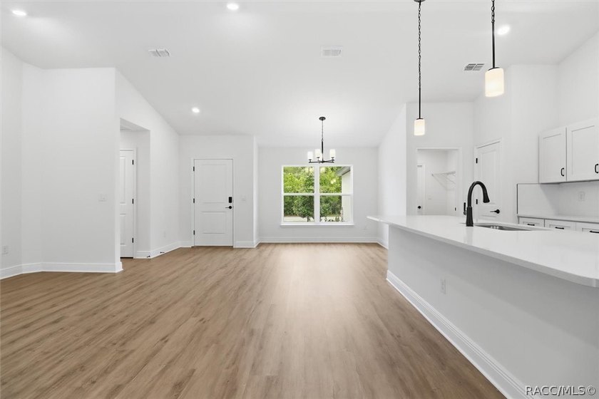 MOVE-IN READY | NEW CONSTRUCTION | OPEN FLOOR PLAN This - photo 10