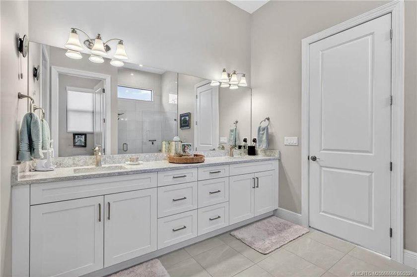 Absolutely stunning and impossible to replicate at this price! - photo 18