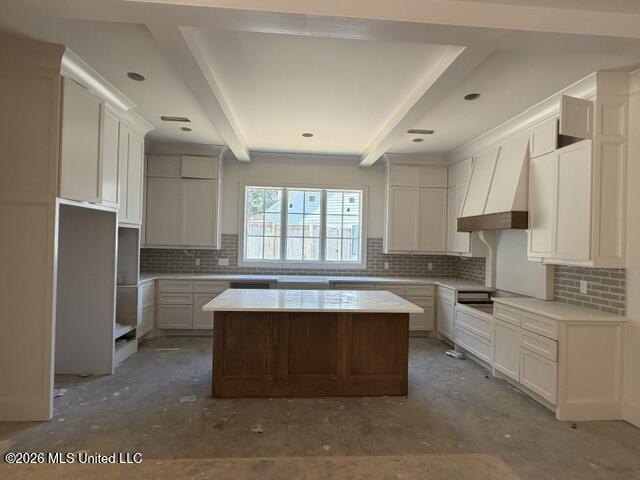 Welcome to this exceptional 5-bedroom, 4.5-bath home nestled in - photo 4