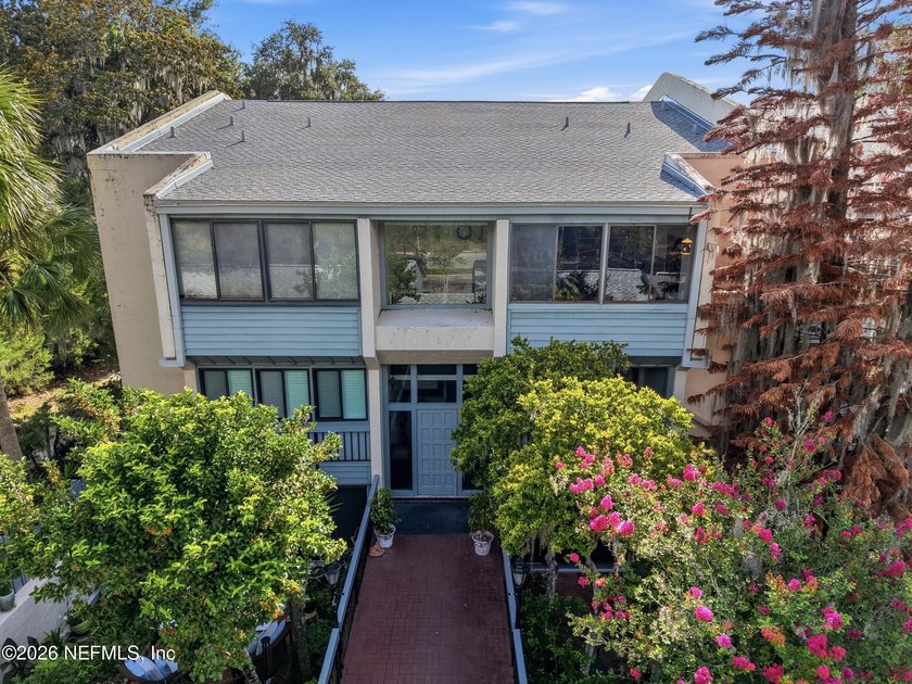 Why rent when you can own? Beautifully renovated lakefront condo - photo 2