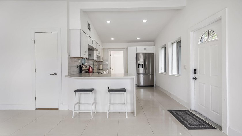 Beautifully Updated East Boca Home - No HOA! Welcome to this - photo 7