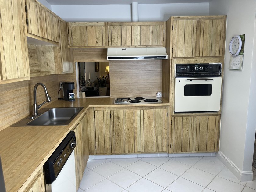 What a find! Well cared-for two bedroom, two bath townhouse with - photo 11