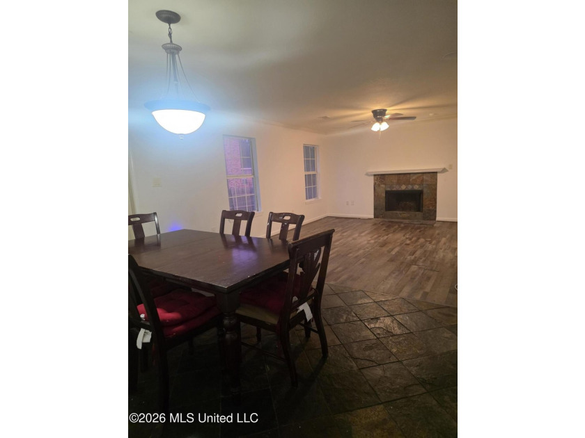 Lots of room in this spacious 4 bedroom 2 bath home at the end - photo 5