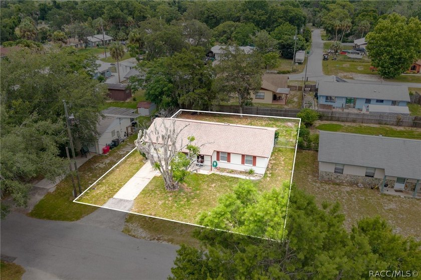 Welcome to this beautifully updated 3-bedroom, 2-bathroom home - photo 5