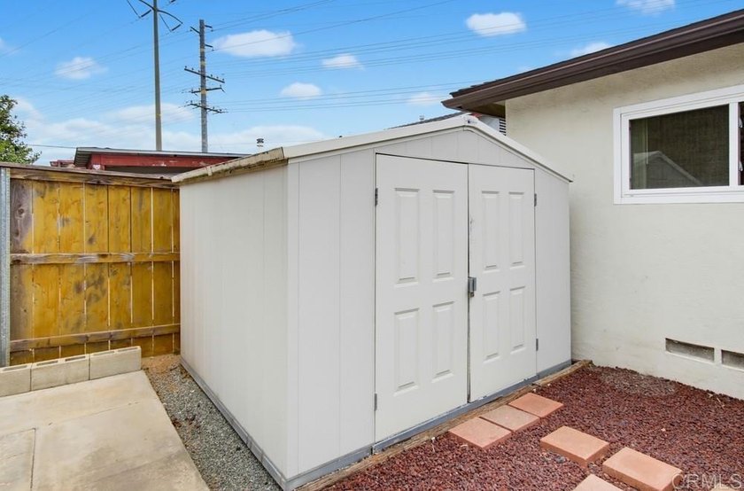 Welcome to this beautifully maintained Serra Mesa home where the - photo 38
