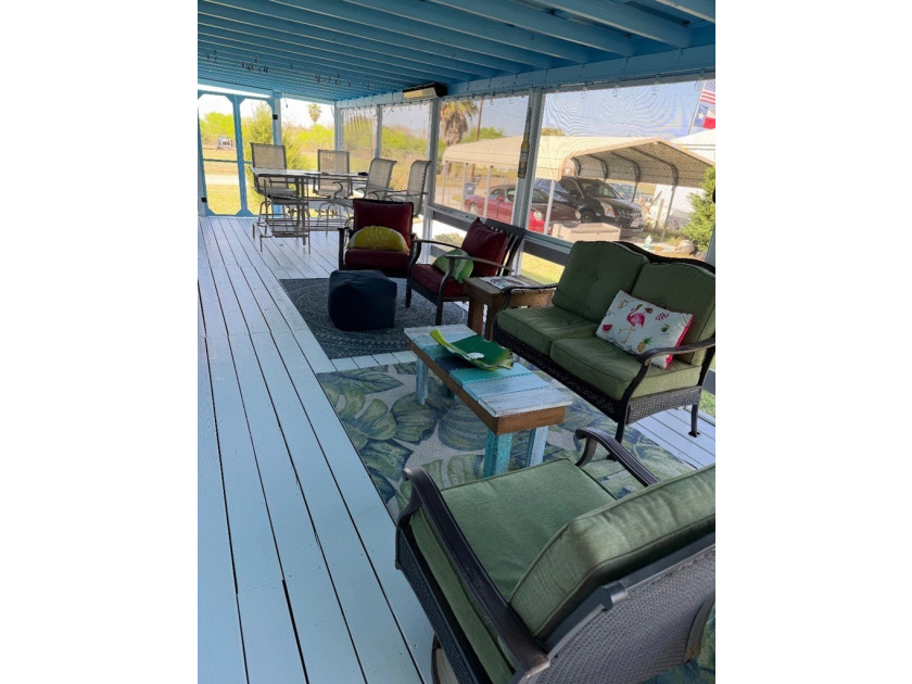 Escape to your own coastal retreat in the heart of Rockport! - photo 2