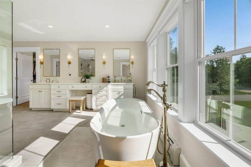 Showings begin July 11th. Welcome to 124 Dunton Circle, an - photo 12